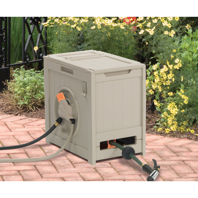 Rewinding Garden Hose Reel / With one flip of a lever, it rewinds